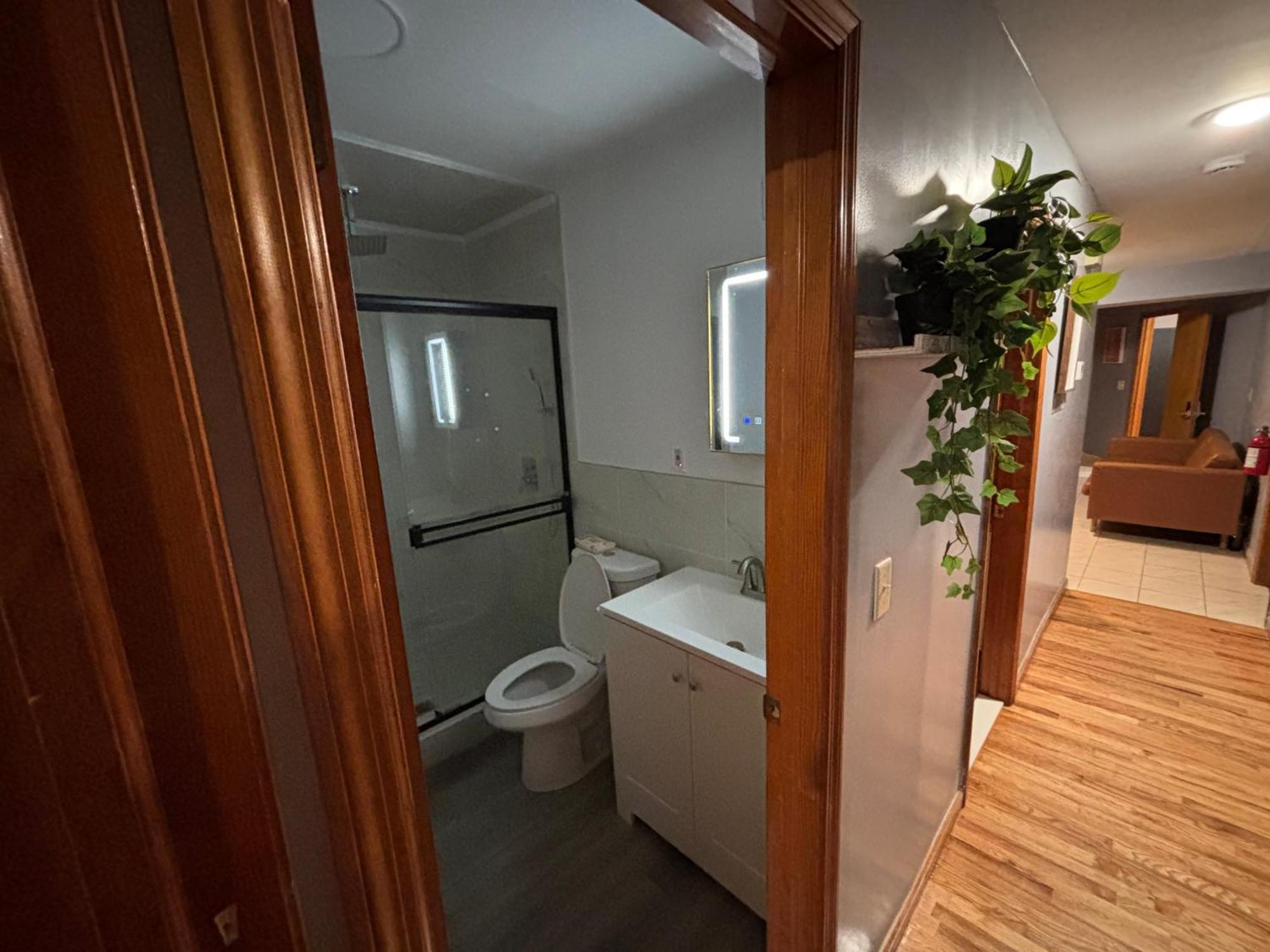 Capsule Hostel Ньюарк Экстерьер фото